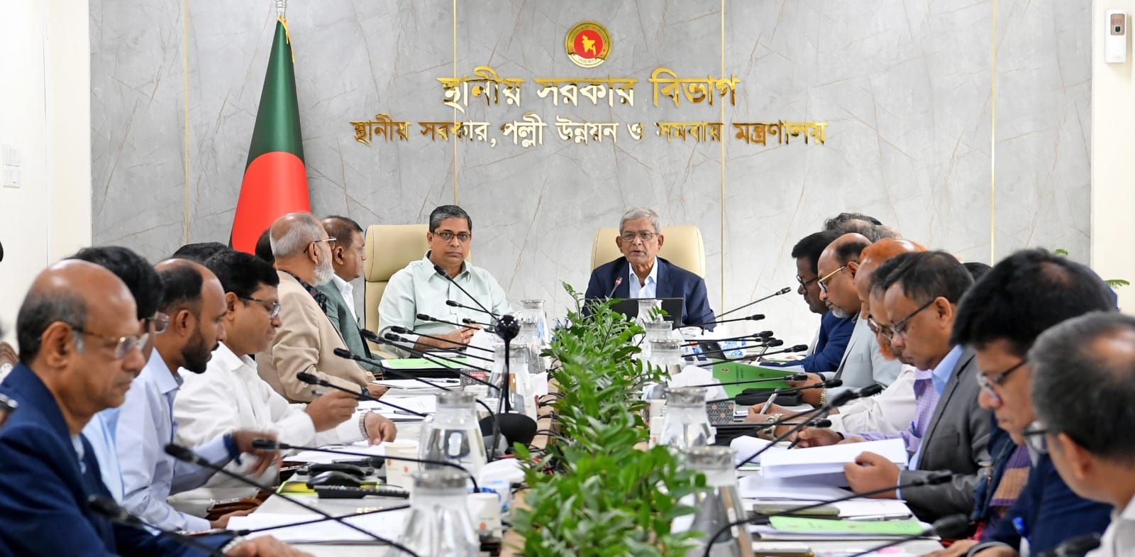 স্থানীয় সরকার মন্ত্রীর সভাপতিত্বে ডেঙ্গু প্রতিরোধে জাতীয় কমিটির ১ম সভা অনুষ্ঠিত, প্রতিমন্ত্রীর তত্ত্বাবধানে টাস্কফোর্স গঠনের সিদ্ধান্ত